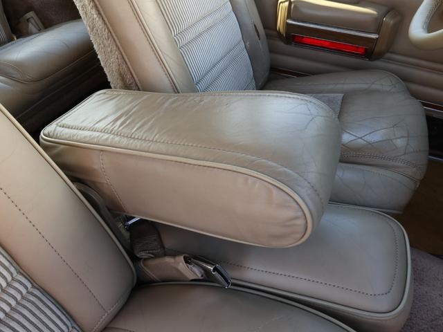 ジープ・グランドワゴニア 1991y 最終モデル 5.9L V8 ビルシュタインショック 純正15インチAW ホーリー製キャブ ヒッチメンバー ルーフレール 記録簿 フォグ エアコン Bluetoothオーディオ ETC(68枚目)