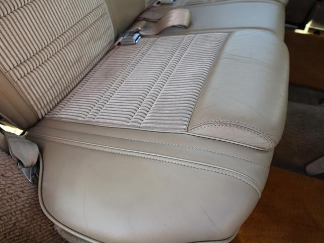 ジープ・グランドワゴニア 1991y 最終モデル 5.9L V8 ビルシュタインショック 純正15インチAW ホーリー製キャブ ヒッチメンバー ルーフレール 記録簿 フォグ エアコン Bluetoothオーディオ ETC(71枚目)