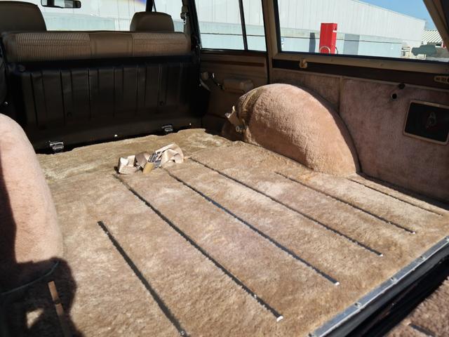 ジープ・グランドワゴニア 1991y 最終モデル 5.9L V8 ビルシュタインショック 純正15インチAW ホーリー製キャブ ヒッチメンバー ルーフレール 記録簿 フォグ エアコン Bluetoothオーディオ ETC(73枚目)