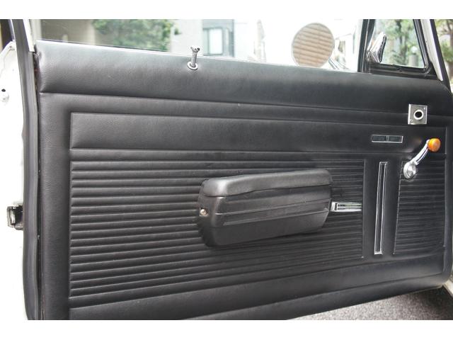 シボレーノーバ ベースグレード　１９７０ＭＹ　０６年登録国内１オーナー　ブラック内装レストア　　　　ＡＴＯ／Ｈ・ディーラー系工場の記録１３枚　３５０エンジン　ホーリーキャブ・クローム加工　Ａレーシング１５ＡＷ　外マフラー（16枚目）