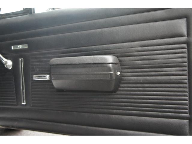 シボレーノーバ ベースグレード　１９７０ＭＹ　０６年登録国内１オーナー　ブラック内装レストア　　　　ＡＴＯ／Ｈ・ディーラー系工場の記録１３枚　３５０エンジン　ホーリーキャブ・クローム加工　Ａレーシング１５ＡＷ　外マフラー（17枚目）