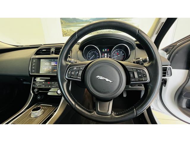 ＸＥ　プレステージ　デュアルビュータッチスクリーン　アダプティブクルーズ　シートヒーターパドルシフト　リアトランクスルー　スマートキー　ＺＦ８速ＡＴ　バックカメラ　電動テレスコピック　シートメモリー(17枚目)