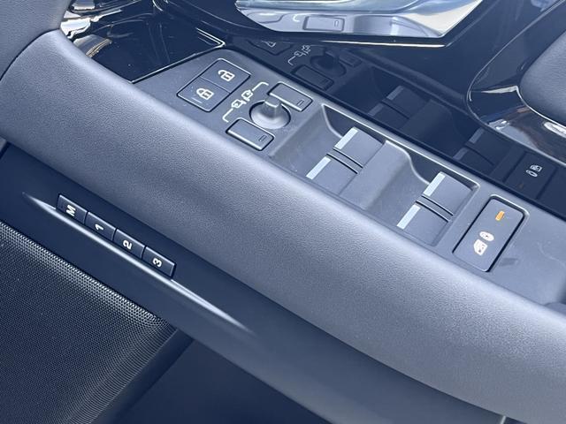 レンジローバーイヴォーク Ｒ－ダイナミック　ＨＳＥ　Ｐ２５０　４ＷＤ　温冷シ－ト　サンル－フ　メリディアンサウンド　パワーテールゲート　ＡＣＣ　１オーナー　サンルーフ　ＡＷＤ　ＬＥＤヘッドライト（12枚目）