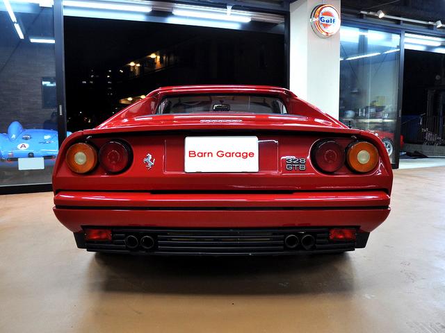 ３２８ ＧＴＢ　スモールバンパー　タイベル交換済　インテリアリペアーヨーロッパスイス仕様　タンレザー　ステンレスマフラー　最終型　禁煙車　コレクター所有車両（6枚目）