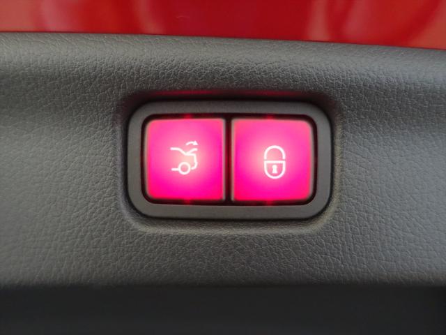 Ｃクラス Ｃ２００　アバンギャルド　ＡＭＧライン　レザーエクスクルーシブパッケージ　ベーシックパッケージ　Ｂｌｕｅｔｏｏｔｈ接続　ＥＴＣ　ＬＥＤヘッドライト　ＴＶ　アイドリングストップ　クルーズコントロール　コネクテッド機能　サイドカメラ（26枚目）