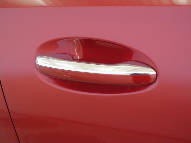 Ｃクラス Ｃ２００　アバンギャルド　ＡＭＧライン　レザーエクスクルーシブパッケージ　ベーシックパッケージ　Ｂｌｕｅｔｏｏｔｈ接続　ＥＴＣ　ＬＥＤヘッドライト　ＴＶ　アイドリングストップ　クルーズコントロール　コネクテッド機能　サイドカメラ（27枚目）