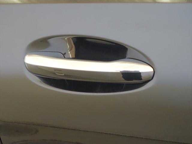 Ｃクラス Ｃ２２０　ｄ　アバンギャルド　ＡＭＧラインパッケージ　ベーシックパッケージ　Ｂｌｕｅｔｏｏｔｈ接続　ＥＴＣ　ＬＥＤヘッドライト　ＴＶ　アイドリングストップ　クルーズコントロール　コネクテッド機能　サイドカメラ　シートヒーター（26枚目）