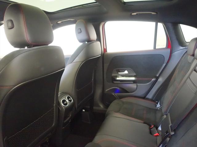 ＧＬＡクラス ＧＬＡ２００　ｄ　４ＭＡＴＩＣ　ＡＭＧラインパッケージ　Ｂｌｕｅｔｏｏｔｈ接続　ＥＴＣ　ＬＥＤヘッドライト　ＴＶ　アイドリングストップ　クルーズコントロール　コネクテッド機能　サイドカメラ　サンルーフ・ガラスルーフ　シートヒーター　トランクスルー　ナビ（24枚目）