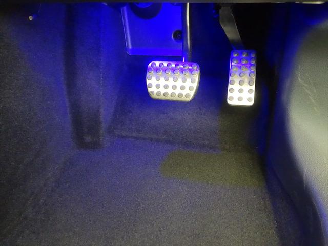 ＧＬＡクラス ＧＬＡ２００　ｄ　４ＭＡＴＩＣ　ＡＭＧラインパッケージ　Ｂｌｕｅｔｏｏｔｈ接続　ＥＴＣ　ＬＥＤヘッドライト　ＴＶ　アイドリングストップ　クルーズコントロール　コネクテッド機能　サイドカメラ　サンルーフ・ガラスルーフ　シートヒーター　トランクスルー　ナビ（28枚目）