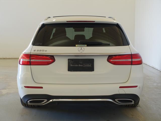 Eクラスステーションワゴン E220 d ステーションワゴン ローレウスエディション エクスクルーシブパッケージ Bluetooth接続 ETC LEDヘッドライト TV アイドリングストップ クルーズコントロール コネクテッド機能 サイドカメラ サンルーフ・ガラスルーフ(3枚目)