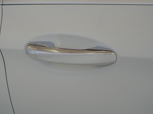 Eクラスステーションワゴン E220 d ステーションワゴン ローレウスエディション エクスクルーシブパッケージ Bluetooth接続 ETC LEDヘッドライト TV アイドリングストップ クルーズコントロール コネクテッド機能 サイドカメラ サンルーフ・ガラスルーフ(27枚目)