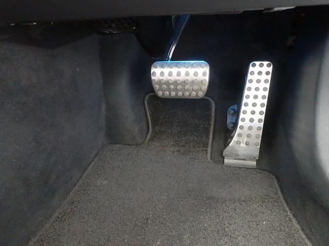 Ｃクラス Ｃ１８０　カブリオレ　スポーツ　Ｂｌｕｅｔｏｏｔｈ接続　ＣＤ　ＤＶＤ再生　ＥＴＣ　ＬＥＤヘッドライト　ＴＶ　アイドリングストップ　クルーズコントロール　シートヒーター　トランクスルー　ナビ　バックモニター　パワーシート　フロアマット（28枚目）