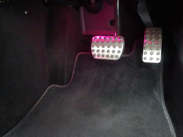 GLAクラス GLA200 d 4МATIC AМGライン AМGレザーエクスクルーシブパッケージ ナビゲーションパッケージ Bluetooth接続 ETC LEDヘッドライト TV アイドリングストップ クルーズコントロール コネクテッド機能 サイドカメラ(27枚目)