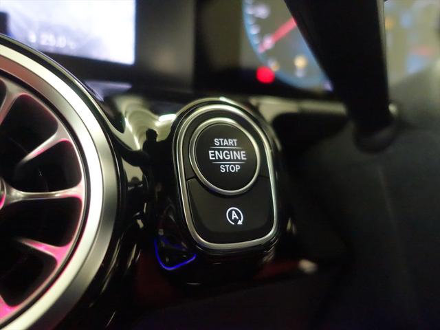 GLAクラス GLA200 d 4МATIC AМGライン AМGレザーエクスクルーシブパッケージ ナビゲーションパッケージ Bluetooth接続 ETC LEDヘッドライト TV アイドリングストップ クルーズコントロール コネクテッド機能 サイドカメラ(29枚目)