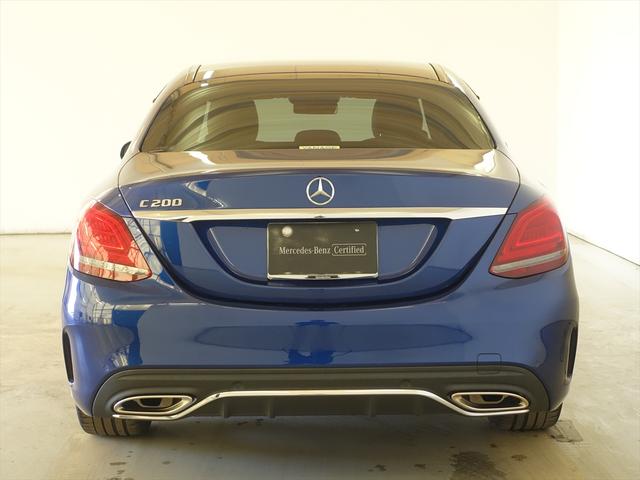 ヤナセの中古車は、すべて第三者検査専門機関（ＡＩＳ）によって、内外装から機関にいたるまで公正かつ厳正に検査されます。検査後、経験豊富なスタッフが、記録簿の確認、ＣＰＵ診断テストなどを実施いたします。