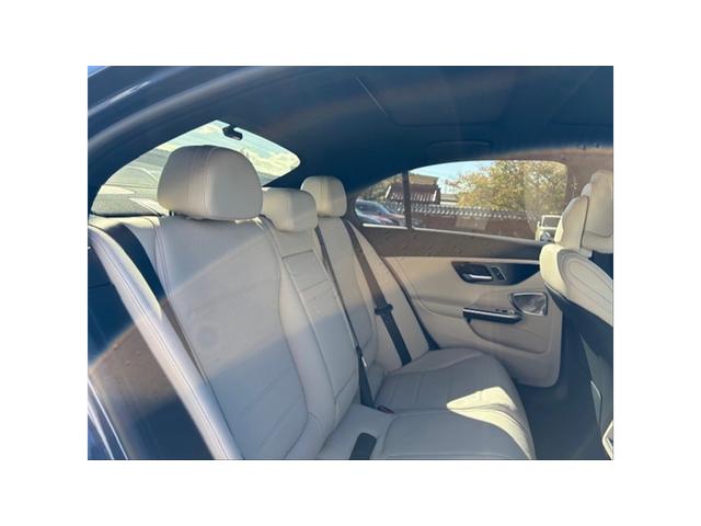 Ｃクラス Ｃ２００　アバンギャルド　レザーエクスクルーシブパッケージ　セーフティビジョンパッケージ　Ｂｌｕｅｔｏｏｔｈ接続　ＥＴＣ　ＬＥＤヘッドライト　ＴＶ　アイドリングストップ　クルーズコントロール　コネクテッド機能　サイドカメラ（9枚目）