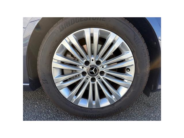 Ｃクラス Ｃ２００　アバンギャルド　レザーエクスクルーシブパッケージ　セーフティビジョンパッケージ　Ｂｌｕｅｔｏｏｔｈ接続　ＥＴＣ　ＬＥＤヘッドライト　ＴＶ　アイドリングストップ　クルーズコントロール　コネクテッド機能　サイドカメラ（17枚目）