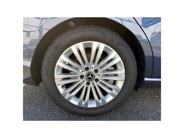 Ｃクラス Ｃ２００　アバンギャルド　レザーエクスクルーシブパッケージ　セーフティビジョンパッケージ　Ｂｌｕｅｔｏｏｔｈ接続　ＥＴＣ　ＬＥＤヘッドライト　ＴＶ　アイドリングストップ　クルーズコントロール　コネクテッド機能　サイドカメラ（20枚目）