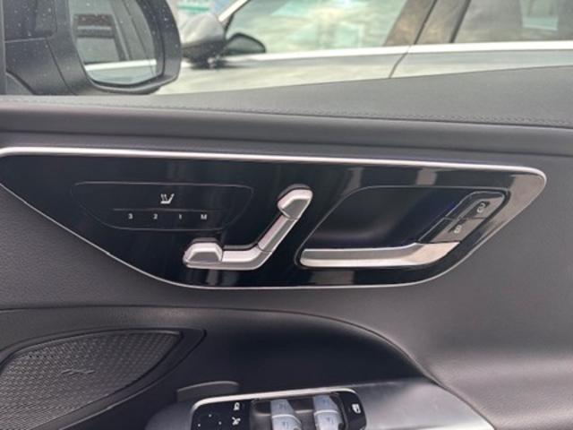 Ｃクラス Ｃ２２０　ｄ　アバンギャルド　ＡＭＧラインパッケージ　ベーシックパッケージ　Ｂｌｕｅｔｏｏｔｈ接続　ＥＴＣ　ＬＥＤヘッドライト　ＴＶ　アイドリングストップ　クルーズコントロール　コネクテッド機能　サイドカメラ（14枚目）