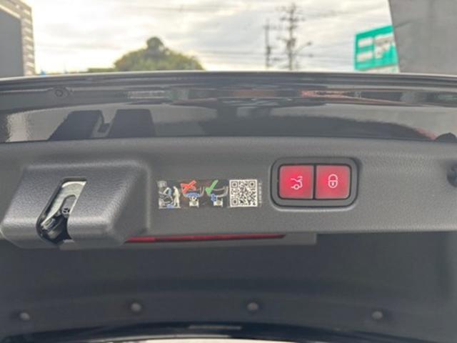 Ｃクラス Ｃ２２０　ｄ　アバンギャルド　ＡＭＧラインパッケージ　ベーシックパッケージ　Ｂｌｕｅｔｏｏｔｈ接続　ＥＴＣ　ＬＥＤヘッドライト　ＴＶ　アイドリングストップ　クルーズコントロール　コネクテッド機能　サイドカメラ（16枚目）