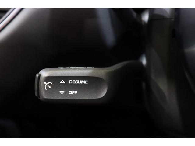 マカン マカン　ターボ　パフォーマンス　スポーツクロノＰＫＧ　ツートンレザーインテリア　赤革　１８ＷａｙメモリーＰ　パノラマサンルーフ　ＰＣＭナビ　ＣａｒＰｌａｙ　ＢＯＳＥサウンド　ＰＡＳＭ　スポーツエグゾースト　２１インチＡＷ　２年保証（15枚目）