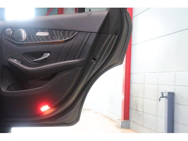 ＧＬＣ ＧＬＣ２２０ｄ　４マチック　ローレウスエディション　限定車　レザーＡＲＴＩＣＯ／ＤＩＮＡＭＩＣＡシート　パノラマサンルーフ　８．４インチワイドナビ　ブルメスターサウンド　レーダーセーフティ　専用エクステリア　ナイトＰ　ＡＭＧエアロ　特別色　２年保証（33枚目）