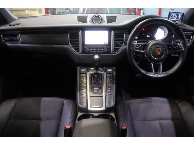 マカン マカン　ＭＹ１８　スポーツクロノＰＫＧ　クロノメーター　ＰＡＳＭ　黒半革　ＰＣＭナビ　ＣａｒＰｌａｙ　クルコン　スポーツプラスモード　キセノンヘッドライト　マカンＳ用１９インチアルミ　自動リアゲート　２年保証（3枚目）
