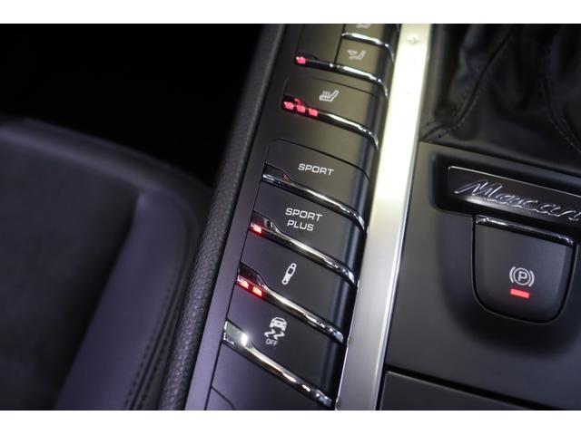 マカン マカン　ＭＹ１８　スポーツクロノＰＫＧ　クロノメーター　ＰＡＳＭ　黒半革　ＰＣＭナビ　ＣａｒＰｌａｙ　クルコン　スポーツプラスモード　キセノンヘッドライト　マカンＳ用１９インチアルミ　自動リアゲート　２年保証（14枚目）