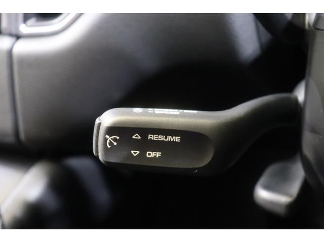 マカン マカン　ＭＹ１８　スポーツクロノＰＫＧ　クロノメーター　ＰＡＳＭ　黒半革　ＰＣＭナビ　ＣａｒＰｌａｙ　クルコン　スポーツプラスモード　キセノンヘッドライト　マカンＳ用１９インチアルミ　自動リアゲート　２年保証（15枚目）