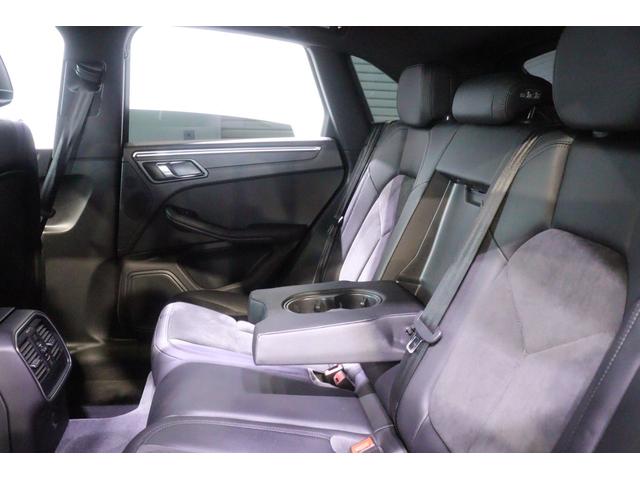 マカン マカン　ＭＹ１８　スポーツクロノＰＫＧ　クロノメーター　ＰＡＳＭ　黒半革　ＰＣＭナビ　ＣａｒＰｌａｙ　クルコン　スポーツプラスモード　キセノンヘッドライト　マカンＳ用１９インチアルミ　自動リアゲート　２年保証（29枚目）