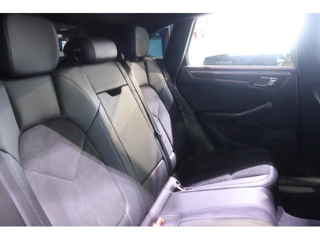 マカン マカン　ＭＹ１８　スポーツクロノＰＫＧ　クロノメーター　ＰＡＳＭ　黒半革　ＰＣＭナビ　ＣａｒＰｌａｙ　クルコン　スポーツプラスモード　キセノンヘッドライト　マカンＳ用１９インチアルミ　自動リアゲート　２年保証（30枚目）