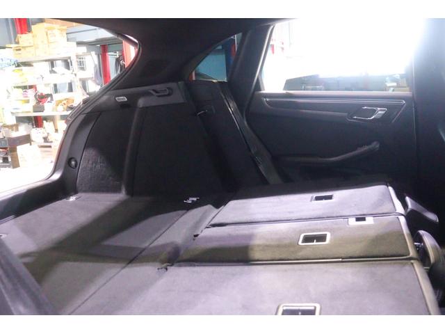 マカン マカン　ＭＹ１８　スポーツクロノＰＫＧ　クロノメーター　ＰＡＳＭ　黒半革　ＰＣＭナビ　ＣａｒＰｌａｙ　クルコン　スポーツプラスモード　キセノンヘッドライト　マカンＳ用１９インチアルミ　自動リアゲート　２年保証（31枚目）