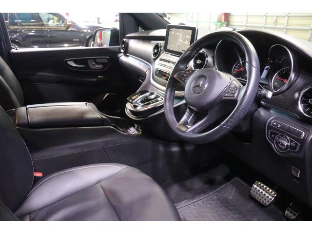 Ｖクラス Ｖ２２０ｄ　アバンギャルド　ロング　ＡＭＧライン　エクスクルーシブシートＰ　黒本革　パノラマサンルーフ　８．４インチワイドナビ　フルセグＴＶ　フリップダウンモニター　ブルメスターサウンド　レーダーセーフティ　アクティブクルコン　３６０カメラ　２年保証（8枚目）