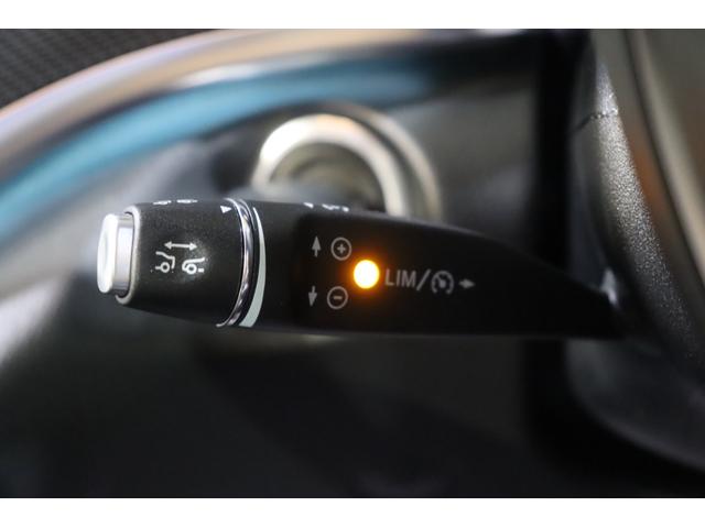 Ｖクラス Ｖ２２０ｄ　アバンギャルド　ロング　ＡＭＧライン　エクスクルーシブシートＰ　黒本革　パノラマサンルーフ　８．４インチワイドナビ　フルセグＴＶ　フリップダウンモニター　ブルメスターサウンド　レーダーセーフティ　アクティブクルコン　３６０カメラ　２年保証（13枚目）