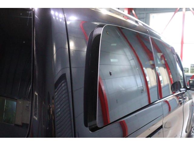 Ｖクラス Ｖ２２０ｄ　アバンギャルド　ロング　ＡＭＧライン　エクスクルーシブシートＰ　黒本革　パノラマサンルーフ　８．４インチワイドナビ　フルセグＴＶ　フリップダウンモニター　ブルメスターサウンド　レーダーセーフティ　アクティブクルコン　３６０カメラ　２年保証（17枚目）