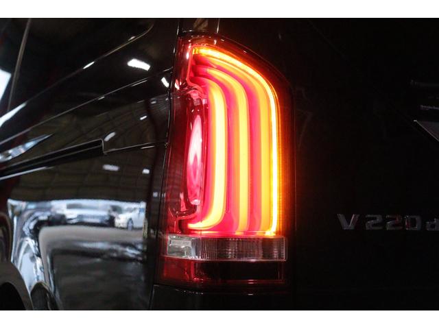 Ｖクラス Ｖ２２０ｄ　アバンギャルド　ロング　ＡＭＧライン　エクスクルーシブシートＰ　黒本革　パノラマサンルーフ　８．４インチワイドナビ　フルセグＴＶ　フリップダウンモニター　ブルメスターサウンド　レーダーセーフティ　アクティブクルコン　３６０カメラ　２年保証（24枚目）