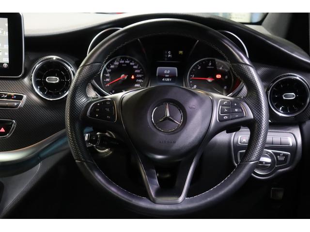 Ｖクラス Ｖ２２０ｄ　アバンギャルド　ロング　ＡＭＧライン　エクスクルーシブシートＰ　黒本革　パノラマサンルーフ　８．４インチワイドナビ　フルセグＴＶ　フリップダウンモニター　ブルメスターサウンド　レーダーセーフティ　アクティブクルコン　３６０カメラ　２年保証（26枚目）