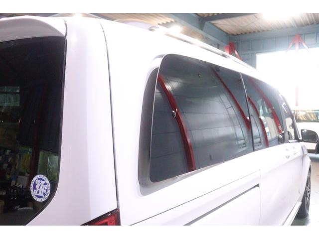 Ｖクラス Ｖ２２０ｄ　アバンギャルド　ロング　ＡＭＧライン　エクスクルーシブシートＰ　１オーナー　後期　黒本革　パノラマサンルーフ　１０．２５インチワイドナビ　リラクゼーション　Ｂｕｒｍｅｓｔｅｒ　３６０カメラ　フリップダウンモニター　９速ＡＴ　２年保証（17枚目）