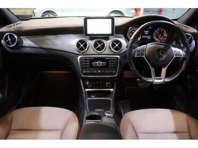 GLAクラス GLA250 4マチック エディション1 230台限定 レーダーセーフティ 専用シート(茶半革) パノラマサンルーフ 7インチワイドナビ アクティブクルコン レーンキープ キセノンライト 専用エクステリア&19インチアルミ 2年保証(3枚目)