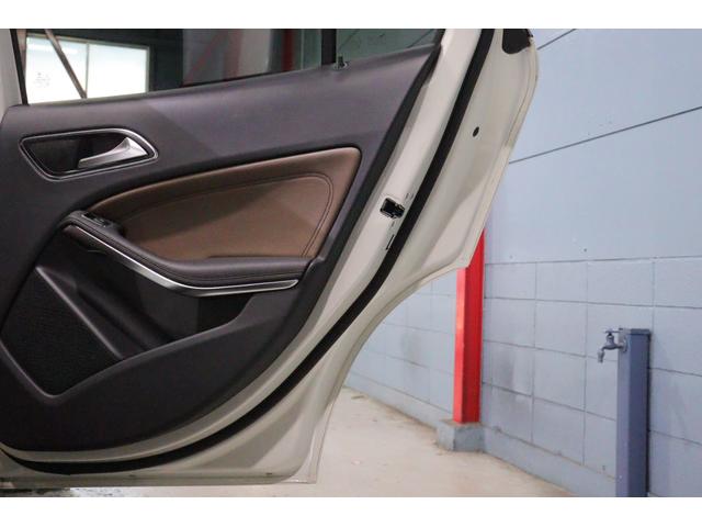 GLAクラス GLA250 4マチック エディション1 230台限定 レーダーセーフティ 専用シート(茶半革) パノラマサンルーフ 7インチワイドナビ アクティブクルコン レーンキープ キセノンライト 専用エクステリア&19インチアルミ 2年保証(33枚目)