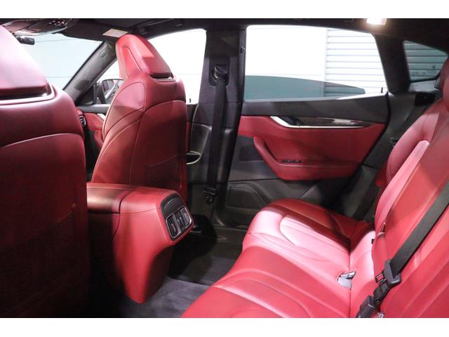 レヴァンテ S レッドレザー スポーツシート パノラマサンルーフ 8.4インチナビ フルセグTV 360カメラ CarPlay カーボンインテリア&ステアリング スキッドプレート 21インチアンテオアルミ 2年保証(28枚目)