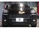 マカン マカン　ＭＹ１８　スポーツクロノＰＫＧ　クロノメーター　ＰＡＳＭ　黒半革　ＰＣＭナビ　ＣａｒＰｌａｙ　クルコン　スポーツプラスモード　キセノンヘッドライト　マカンＳ用１９インチアルミ　自動リアゲート　２年保証（6枚目）