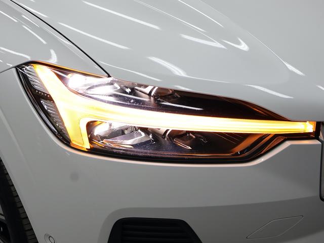 XC60 アルティメット B5 AWD サンルーフ アダプティブクルーズ スマートキー 白レザーシート シートヒーター シートエアコン ステアリングヒーター 純正ナビ ETC Bluetooth ドラレコ 全方位カメラ パワーリアゲート(4枚目)