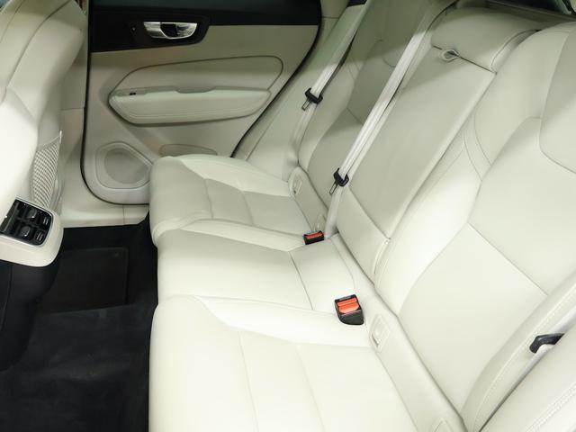 XC60 アルティメット B5 AWD サンルーフ アダプティブクルーズ スマートキー 白レザーシート シートヒーター シートエアコン ステアリングヒーター 純正ナビ ETC Bluetooth ドラレコ 全方位カメラ パワーリアゲート(40枚目)