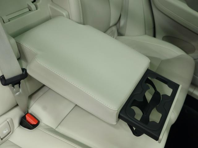 XC60 アルティメット B5 AWD サンルーフ アダプティブクルーズ スマートキー 白レザーシート シートヒーター シートエアコン ステアリングヒーター 純正ナビ ETC Bluetooth ドラレコ 全方位カメラ パワーリアゲート(43枚目)