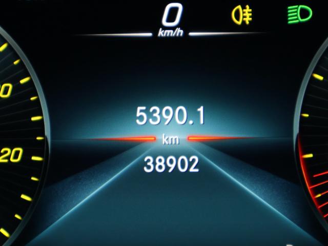 GLC GLC300 4マチック AMGライン 1オ-ナ- サンルーフ スマートキー ACC レザーシート シートヒーター メモリー機能付き電動シート 純正ナビ Bluetooth ETC 全周囲カメラ オートテールゲート 記録簿 スペアキーあり(18枚目)