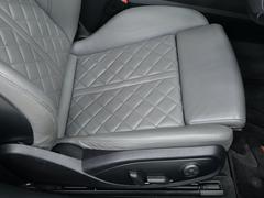 お客様のご希望に沿う形で、ご納車をさせて頂きます。お客様にご満足・ご納得し、お乗り頂く為に村内ブランドセレクションスタッフ一同、心をこめてお手伝いさせて頂きます。 4