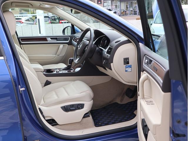 V6 アップグレード 1オーナー 禁煙車 純正ナビ 革シート(4枚目)
