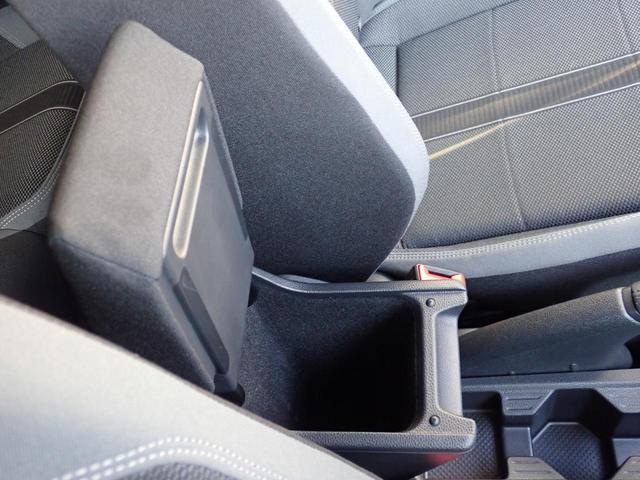 ポロ TSIスタイル App-Connect IQLEDヘッドライト ACC 障害物センサー 純正ナビ ETC バックカメラ ETC USB ISOFIX スマートエントリー 認定中古車保証付き(26枚目)