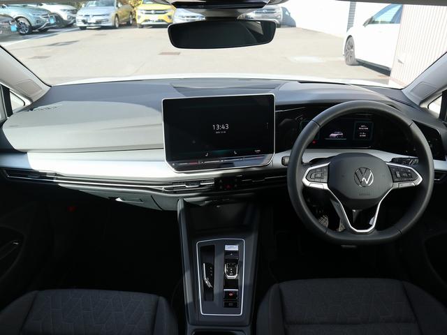 ���[�^�[�ƃi�r�Q�[�V�����𓯂������ɔz�u����������̃f�U�C���B�����ړ������Ȃ��A�����I�Ɏg����D�ꂽ���쐫���������Ă��܂��B